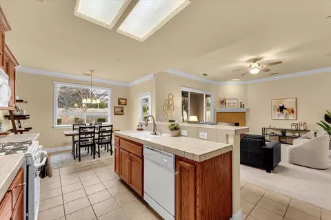 Kitchen - 962 Leisha Ln, Redding, CA 96001 photo 5 of 6