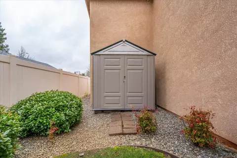 Exterior - 962 Leisha Ln, Redding, CA 96001 photo 7 of 13