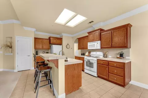 Kitchen - 962 Leisha Ln, Redding, CA 96001 photo 2 of 6