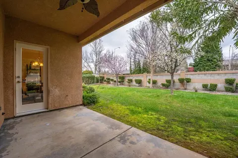 Exterior - 962 Leisha Ln, Redding, CA 96001 photo 3 of 13