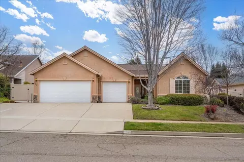 Exterior - 962 Leisha Ln, Redding, CA 96001 photo 2 of 13