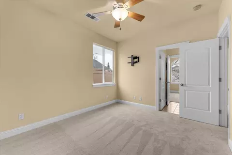 Bedroom - 962 Leisha Ln, Redding, CA 96001 photo 4 of 7