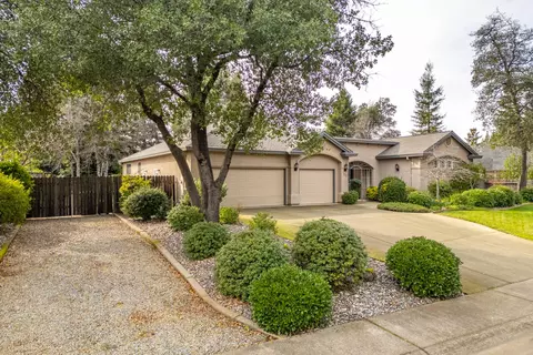 Exterior - 2875 Eastbrook Dr, Redding, CA 96002 photo 4 of 5