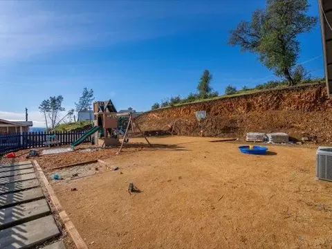 Exterior - 14091 Highview Trl, Redding, CA 96003 photo 11 of 19