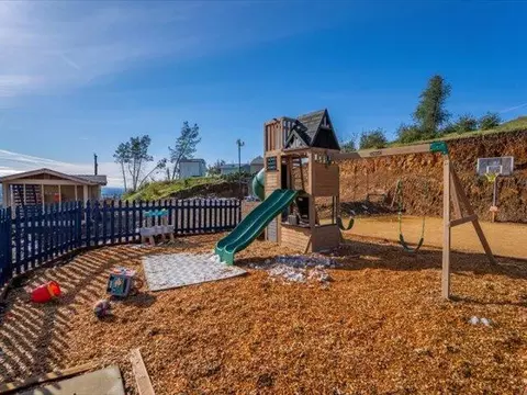 Exterior - 14091 Highview Trl, Redding, CA 96003 photo 12 of 19