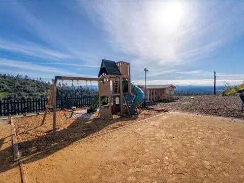 Exterior - 14091 Highview Trl, Redding, CA 96003 photo 14 of 19