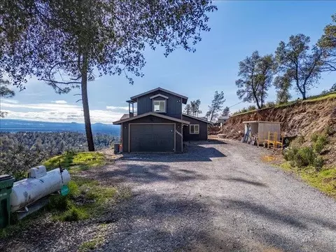 Exterior - 14091 Highview Trl, Redding, CA 96003 photo 8 of 19