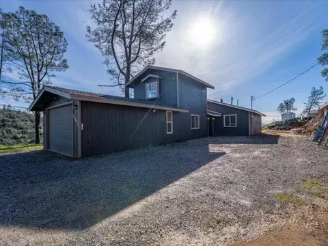 Exterior - 14091 Highview Trl, Redding, CA 96003 photo 18 of 19