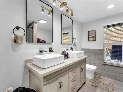 Bath - 14091 Highview Trl, Redding, CA 96003 photo 1 of 3