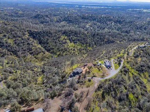 View/Area - 14091 Highview Trl, Redding, CA 96003 photo 10 of 11