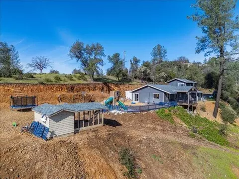 Exterior - 14091 Highview Trl, Redding, CA 96003 photo 10 of 19