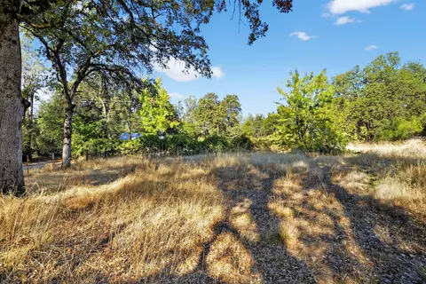 3130 Lakey Ln, Redding, CA 96003 photo 3