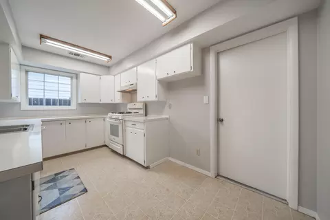 Kitchen - 3586 E Keswick Dam Rd, Redding, CA 96003 photo 1 of 2