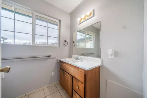 Bath - 3586 E Keswick Dam Rd, Redding, CA 96003 photo 1 of 1