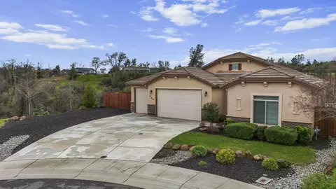 Exterior - 968 Katmai Pl, Redding, CA 96001 photo 4 of 5