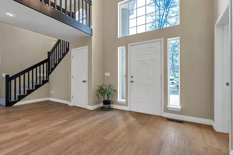 Entry Way - 3857 Eagle Pkwy, Redding, CA 96001 photo 1 of 1