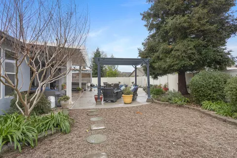 Exterior - 2182 Cadjew St, Redding, CA 96003 photo 5 of 6
