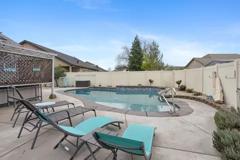 Exterior - 2182 Cadjew St, Redding, CA 96003 photo 4 of 6