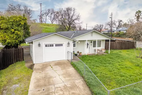 910 Aloha St, Red Bluff, CA 96080