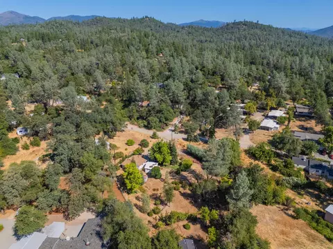 View/Area - 17789 Peterson Ln, Redding, CA 96003 photo 9 of 9