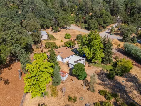 View/Area - 17789 Peterson Ln, Redding, CA 96003 photo 2 of 9