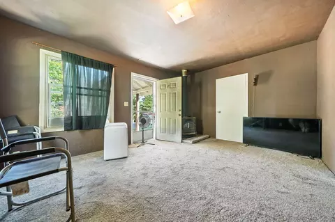 Living - 17789 Peterson Ln, Redding, CA 96003 photo 1 of 1