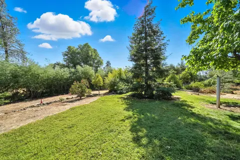 Exterior - 17789 Peterson Ln, Redding, CA 96003 photo 4 of 10