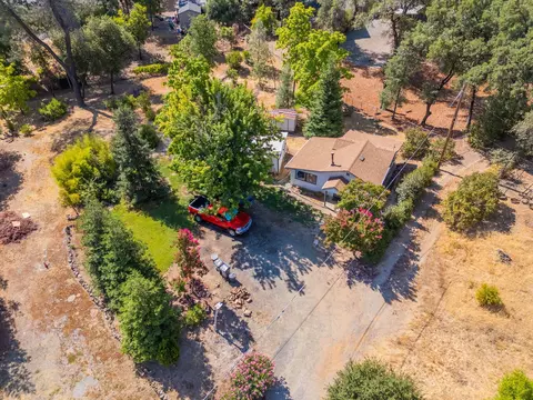 View/Area - 17789 Peterson Ln, Redding, CA 96003 photo 4 of 9