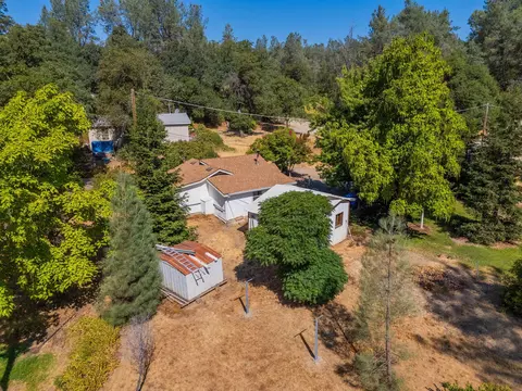 Exterior - 17789 Peterson Ln, Redding, CA 96003 photo 10 of 10