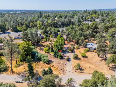 View/Area - 17789 Peterson Ln, Redding, CA 96003 photo 5 of 9