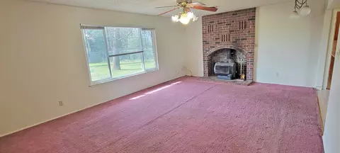 Living - 3072 Alta Mesa Dr, Redding, CA 96002 photo 2 of 2