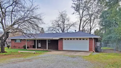 3072 Alta Mesa Dr, Redding, CA 96002