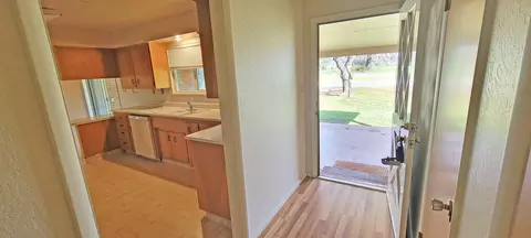 Entry Way - 3072 Alta Mesa Dr, Redding, CA 96002 photo 1 of 1