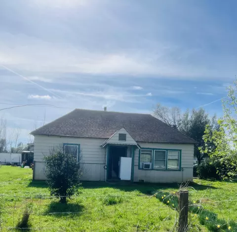 5243 Poplar Ave, Anderson, CA 96007