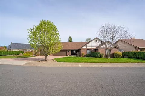 Exterior - 2860 Panorama Dr, Redding, CA 96003 photo 19 of 21
