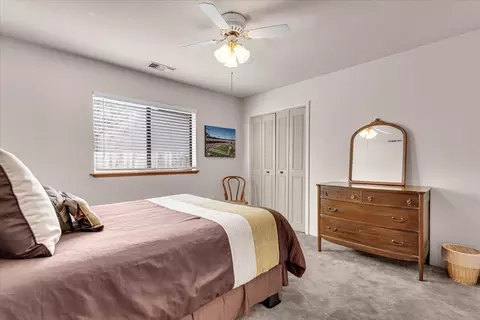 Bedroom - 2860 Panorama Dr, Redding, CA 96003 photo 3 of 5