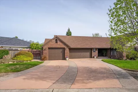 Exterior - 2860 Panorama Dr, Redding, CA 96003 photo 18 of 21