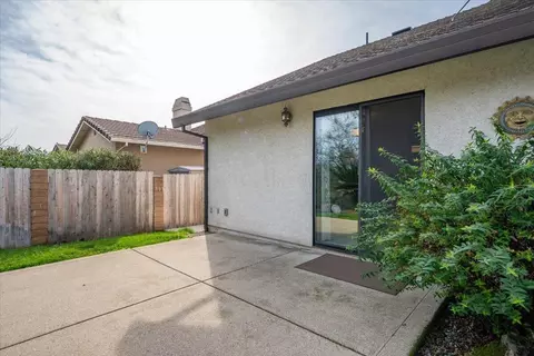 Exterior - 2860 Panorama Dr, Redding, CA 96003 photo 11 of 21