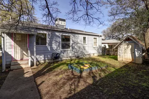 Exterior - 2315 Butte St, Redding, CA 96001 photo 5 of 7