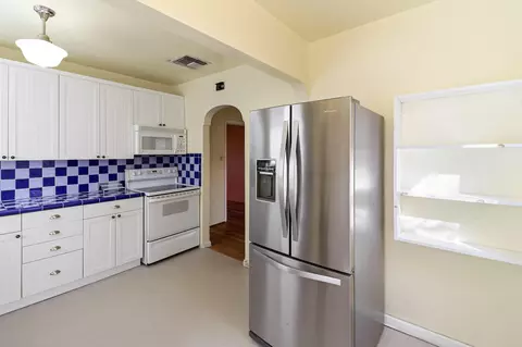 Kitchen - 2315 Butte St, Redding, CA 96001 photo 3 of 3
