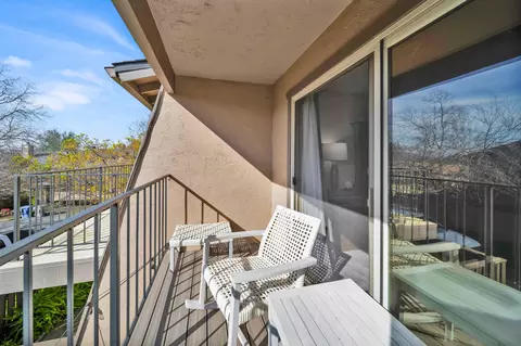 Exterior - 1928 Bechelli Ln, Redding, CA 96002 photo 4 of 16