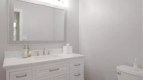 Bath - 1928 Bechelli Ln, Redding, CA 96002 photo 1 of 6
