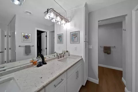 Bath - 1928 Bechelli Ln, Redding, CA 96002 photo 3 of 6