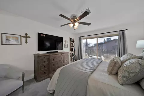 Bedroom - 1928 Bechelli Ln, Redding, CA 96002 photo 6 of 8