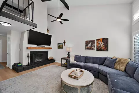Living - 1928 Bechelli Ln, Redding, CA 96002 photo 3 of 3
