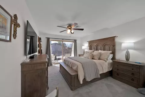 Bedroom - 1928 Bechelli Ln, Redding, CA 96002 photo 5 of 8