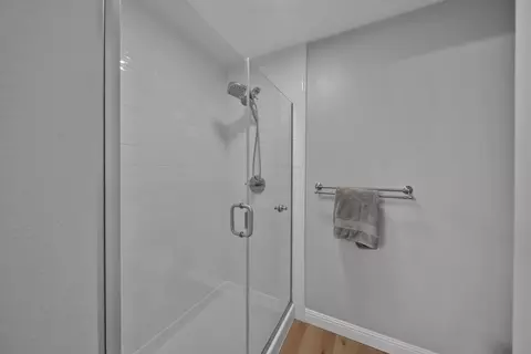Bath - 1928 Bechelli Ln, Redding, CA 96002 photo 4 of 6