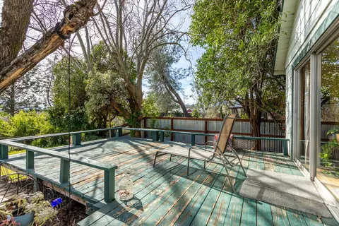 Exterior - 1715 Barbara Rd, Redding, CA 96003 photo 7 of 10