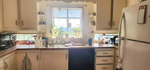 Kitchen - 1715 Barbara Rd, Redding, CA 96003 photo 2 of 2