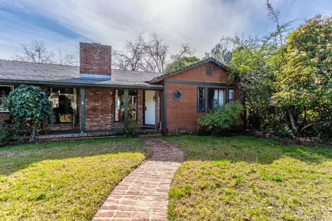 Exterior - 1715 Barbara Rd, Redding, CA 96003 photo 4 of 10